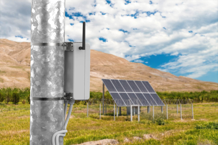 With the new mast bracket, the Euromas and Bocube enclosure series can easily be fitted quickly and securely to masts etc. 